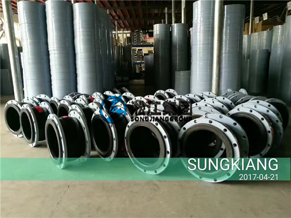 【等待装车发货】耐油橡胶软接头加工完毕 耐油橡胶软接头