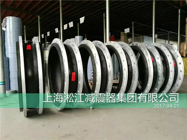DN800热镀锌法兰橡胶软接头加工完毕 镀锌可曲挠橡胶软接头